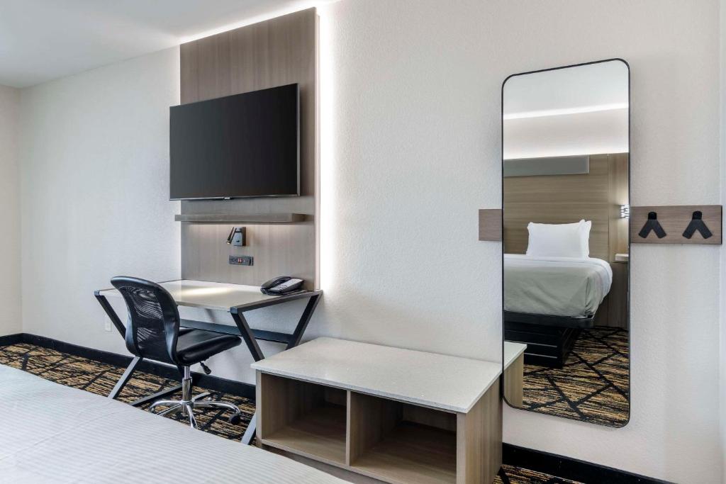 Quality Inn & Suites Athens University Area - 特大号床套房