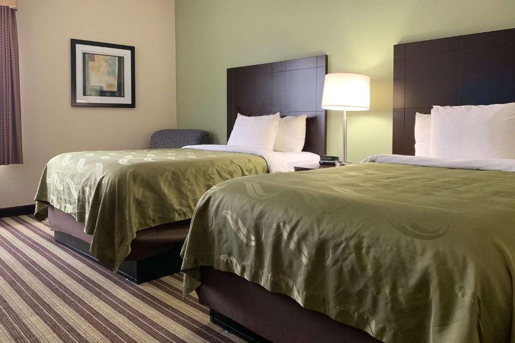 Quality Inn & Suites - Camera Doppia Con Due Letti Matrimoniali - Fumare