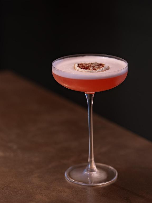 Miss Fuller - Resim 9