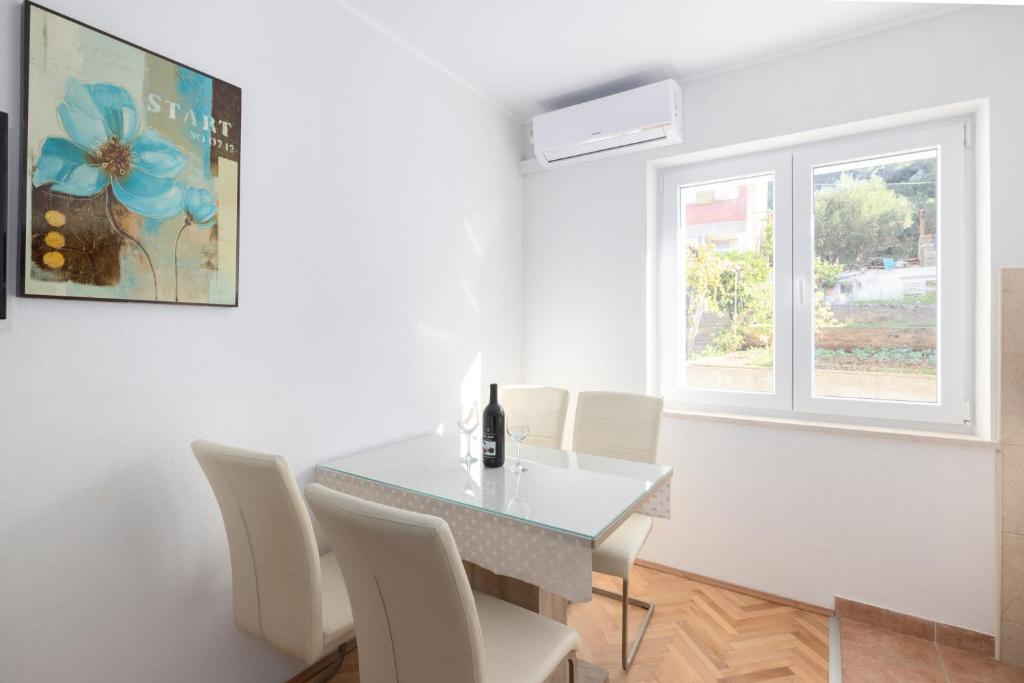 Fotografie z fotogalerie ubytování Apartmani Marta v Tučepi