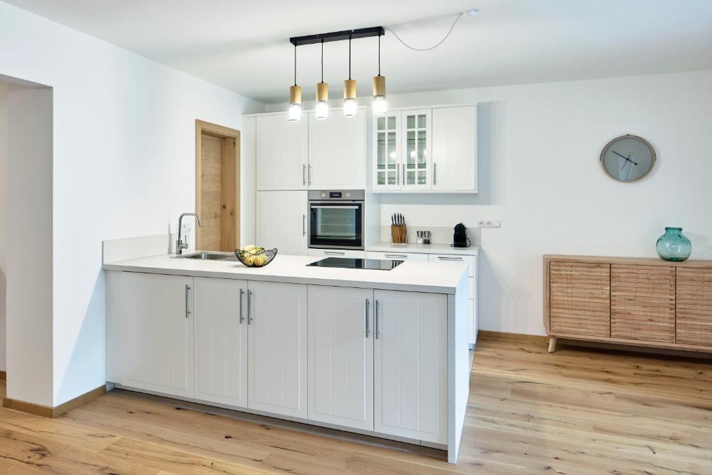 Kuchyň nebo kuchyňský kout v ubytování Große Wohnung in Schlanders