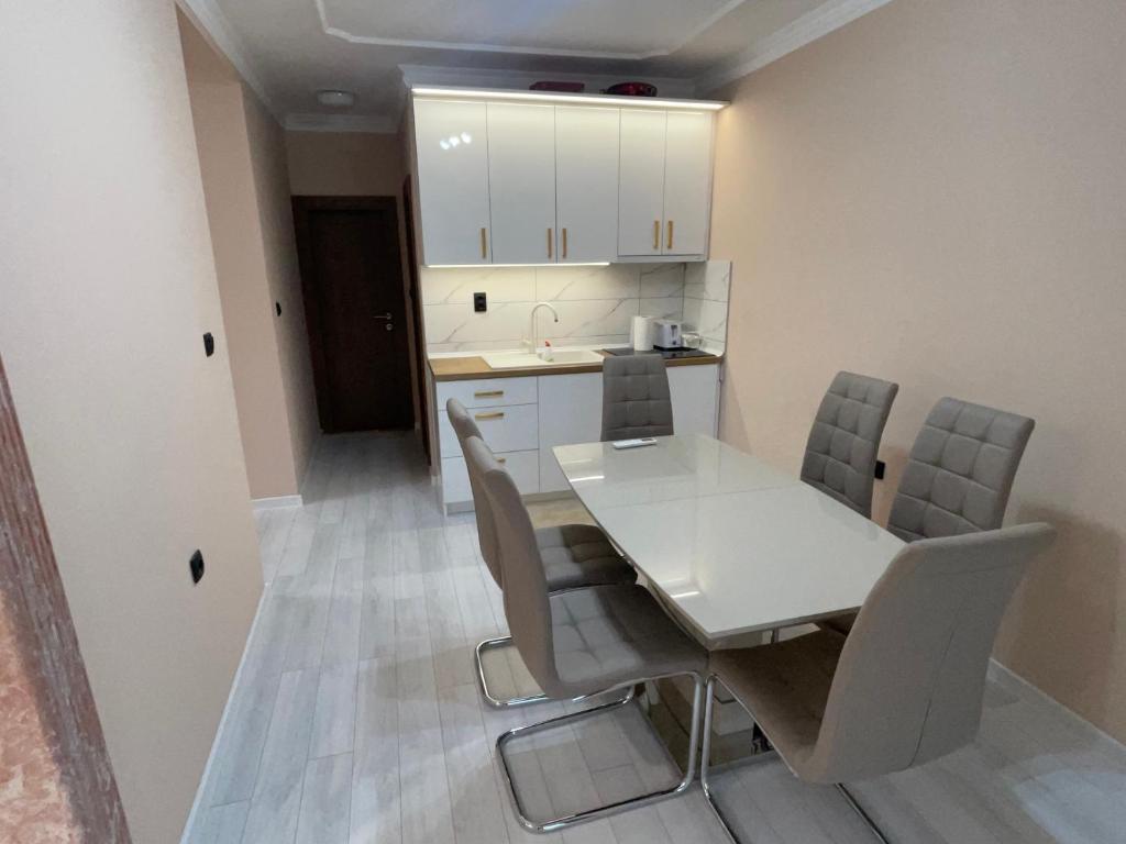 Köök või kööginurk majutusasutuses Apartman D&L