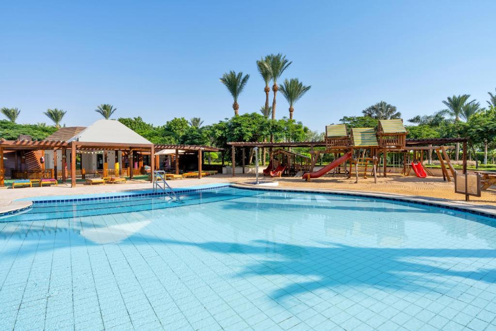 Bazén v ubytování Steigenberger Aldau Beach Hotel nebo v jeho okolí