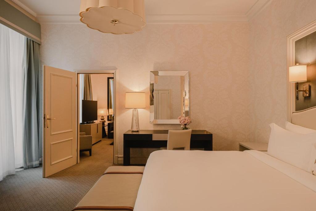 Postel nebo postele na pokoji v ubytování Hotel Bristol, A Luxury Collection Hotel, Warsaw