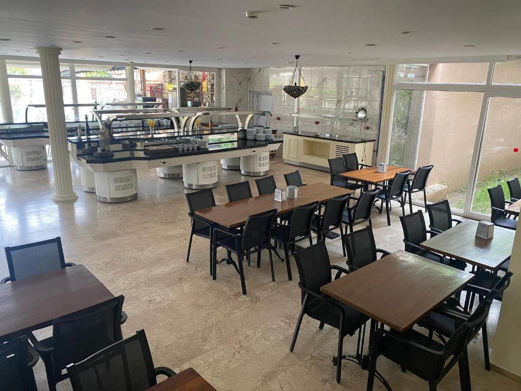 Restaurace v ubytování Beldibi Beach Hotel