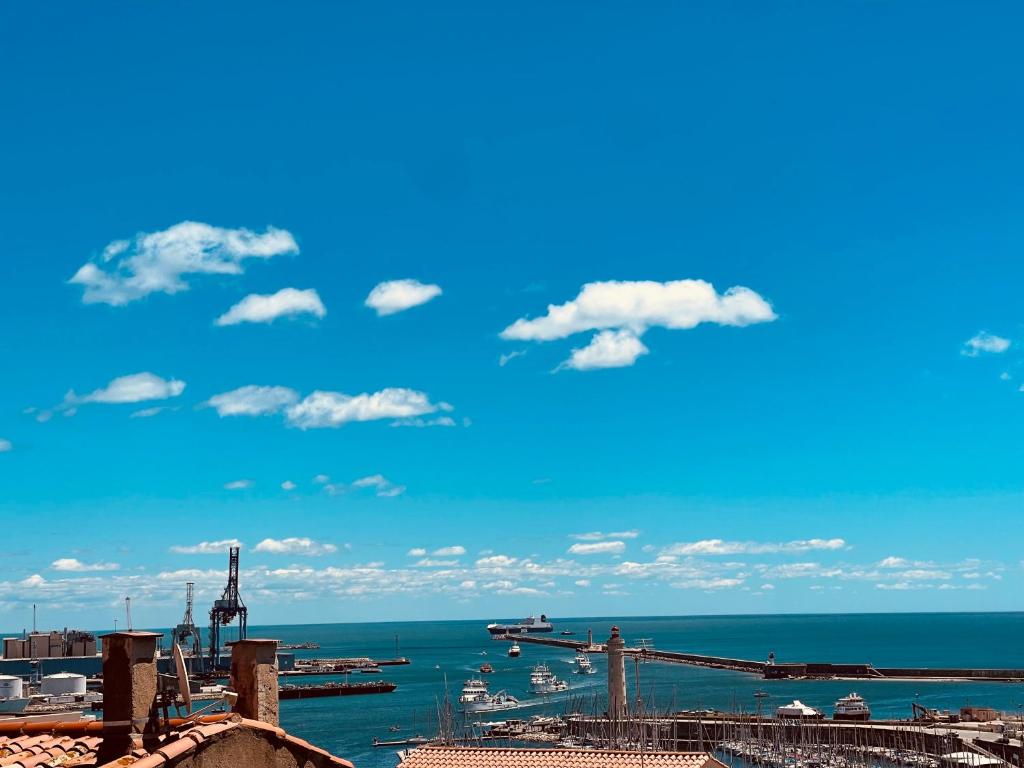 vista sull'oceano e sulla città di Maison Lacroix - Duplex a Sète