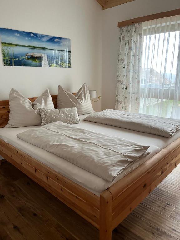 Postel nebo postele na pokoji v ubytování Appartement Weitblick