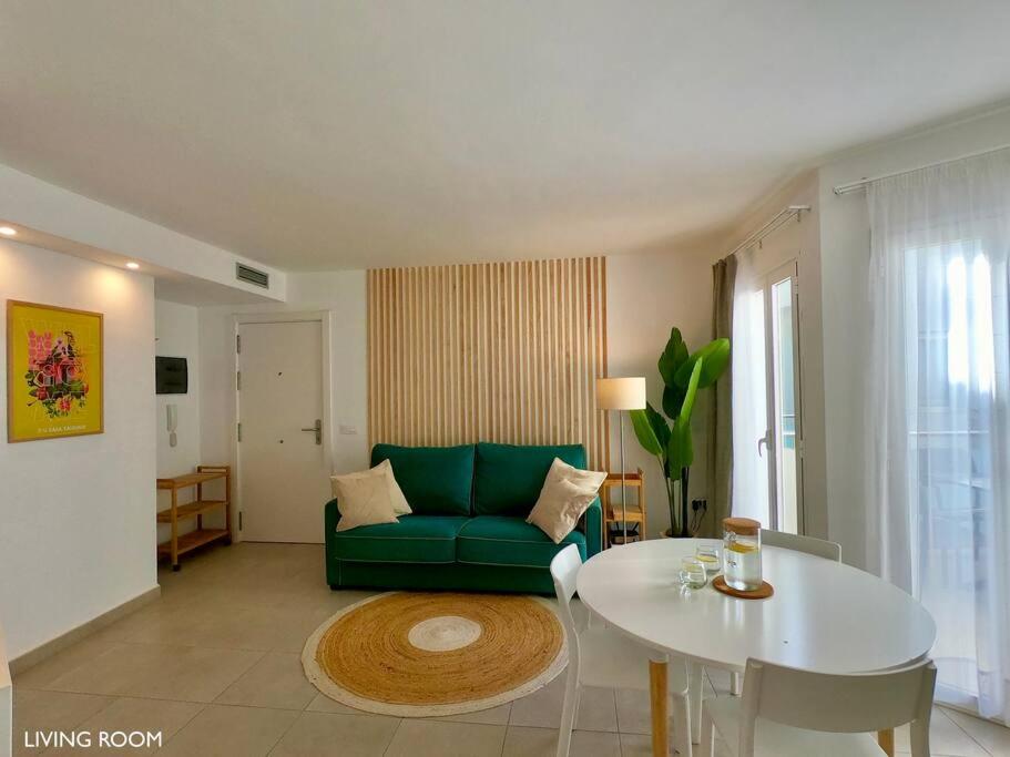 A seating area at La Cabanana - Apartment w pool and high-speed WiFi