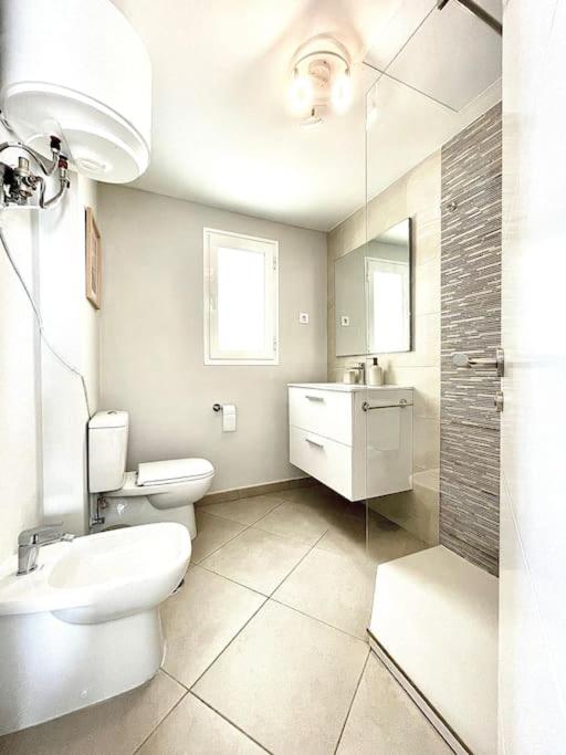 A bathroom at La Cabanana - Apartment w pool and high-speed WiFi