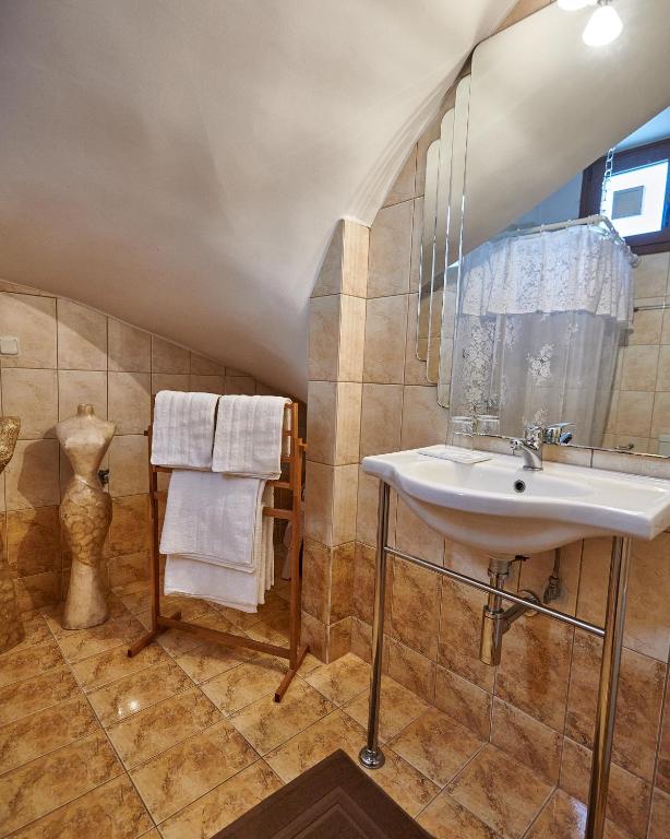 Koupelna v ubytování Luxury Apartment with Pool