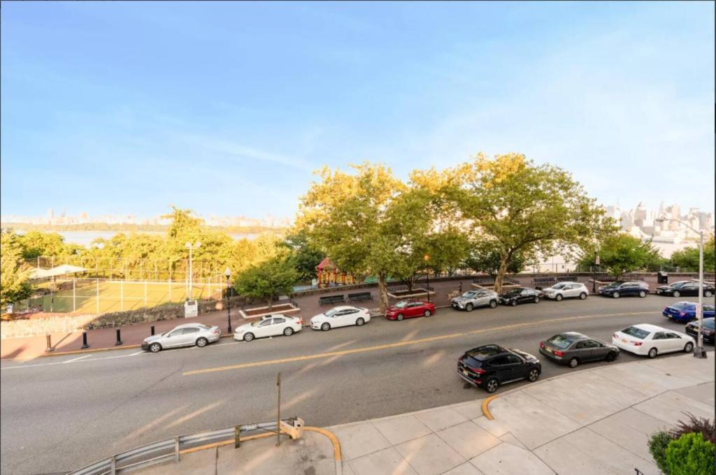Galeriebild der Unterkunft NYC Gateway! 20 Mins to Time Square, Great Value! 1B in West New York