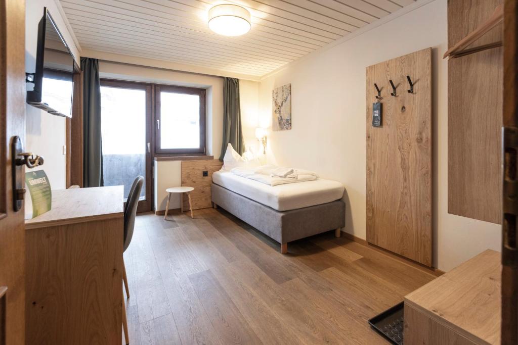 Hotel Pinzgauerhof - Inclusive Evening Dinner - 1