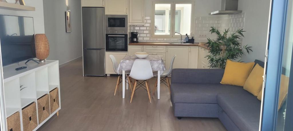 Η κουζίνα ή μικρή κουζίνα στο Sabbia Suites Bajamar Famara