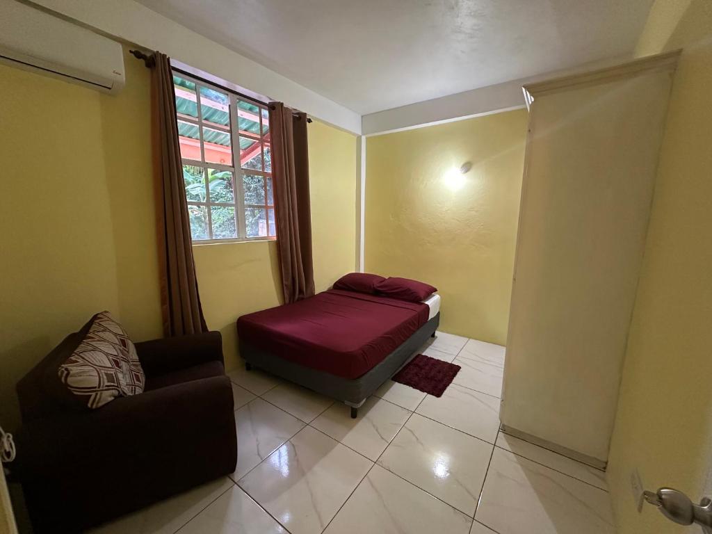 Posezení v ubytování 2BR Guest Home - Dominica