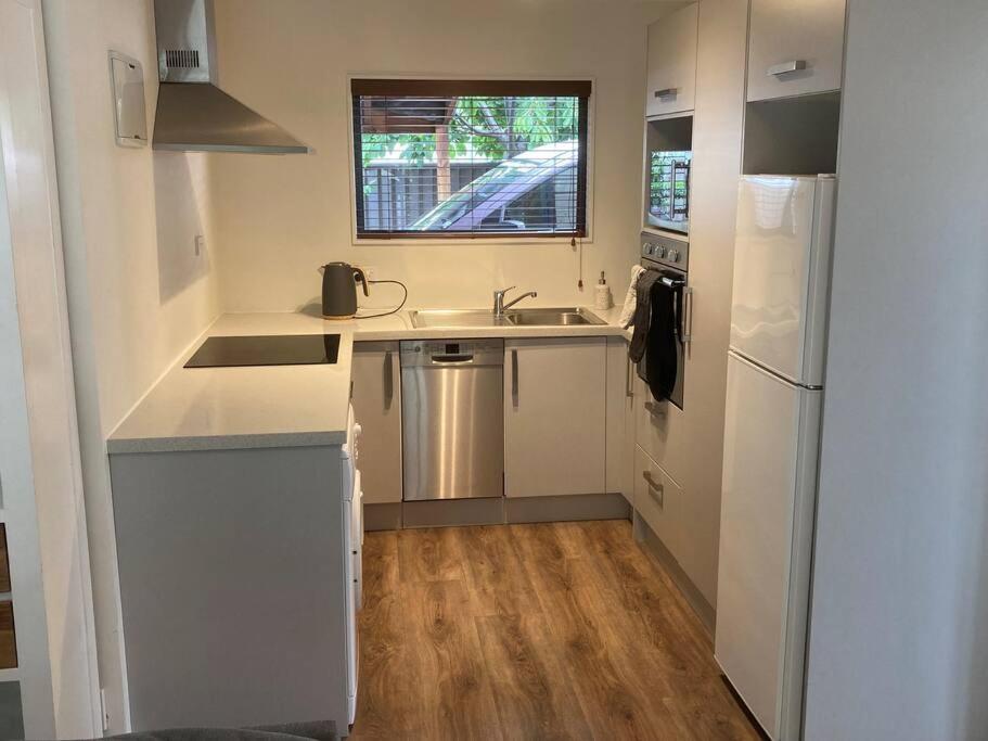 Sunny Escape in Old Cromwell - Resim 8