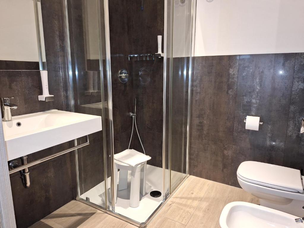 Koupelna v ubytování Hotel Danieli La Castellana lago di Garda