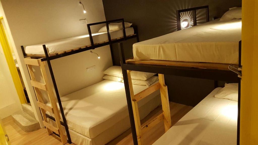 Postel nebo postele na pokoji v ubytování Revopackers Beds and Bunks