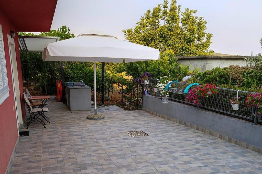 Apartments with parking space Seget Donji, Trogir - 23533