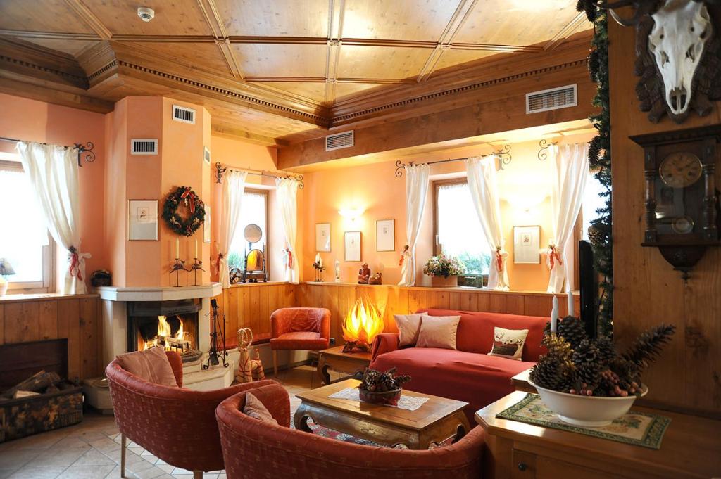 Posezení v ubytování Hotel Garnì Il Cirmolo
