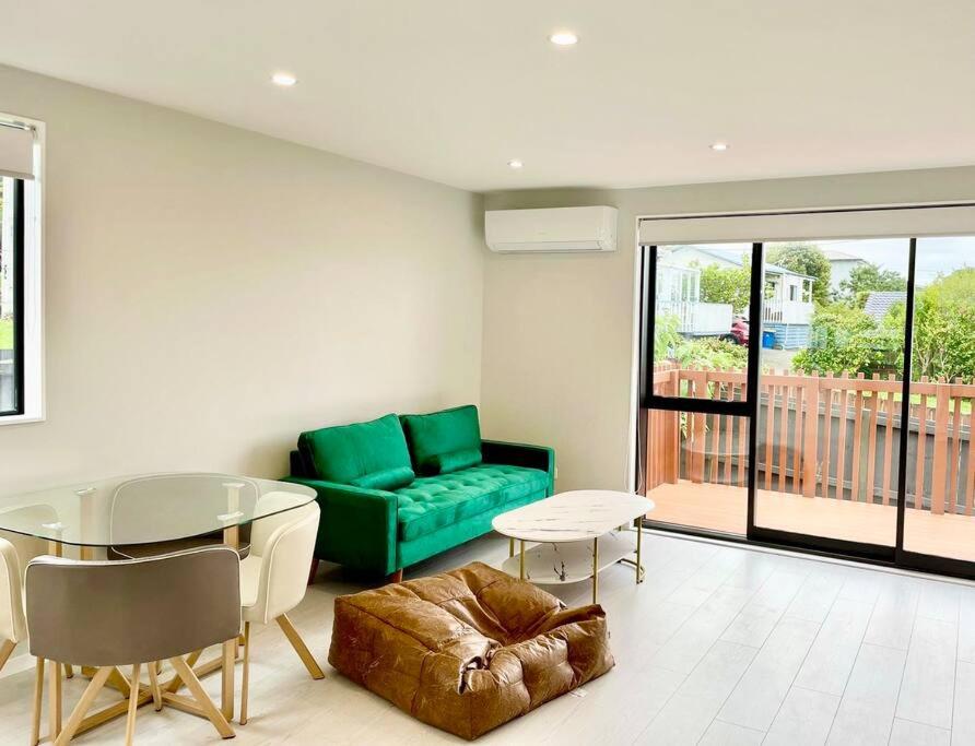 Townhouse in New Lynn - Resim 6