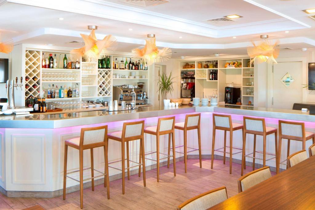 A restaurant or other place to eat at Marriott’s Club Son Antem