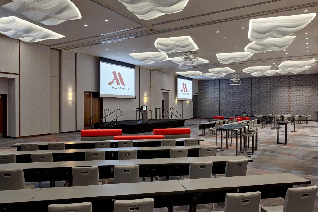 Viðskiptasvæði og/eða fundarherbergi á Calgary Airport Marriott In-Terminal Hotel