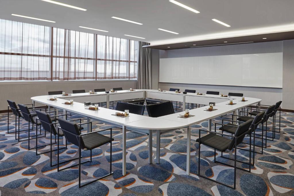 Viðskiptasvæði og/eða fundarherbergi á Calgary Airport Marriott In-Terminal Hotel