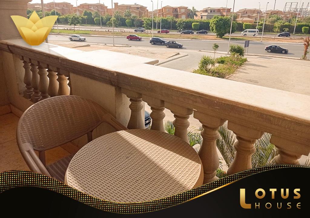 El Lotus Building - 11