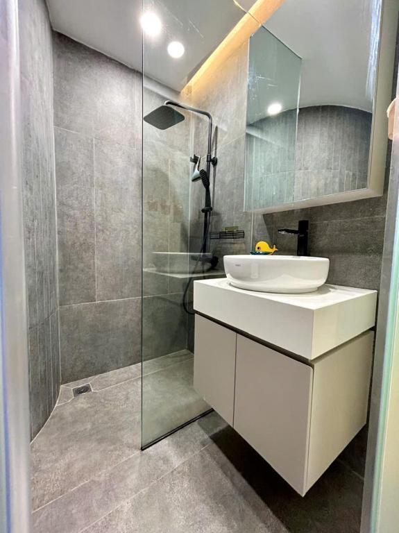 Koupelna v ubytování HOD Apartment Tan Dinh