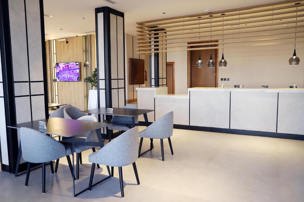 Posezení v ubytování Ramadi Hotel