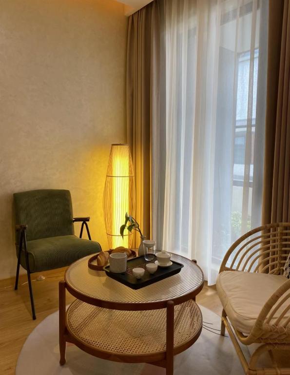 Posezení v ubytování 朱家角榆宿酒店 La Joie Resort