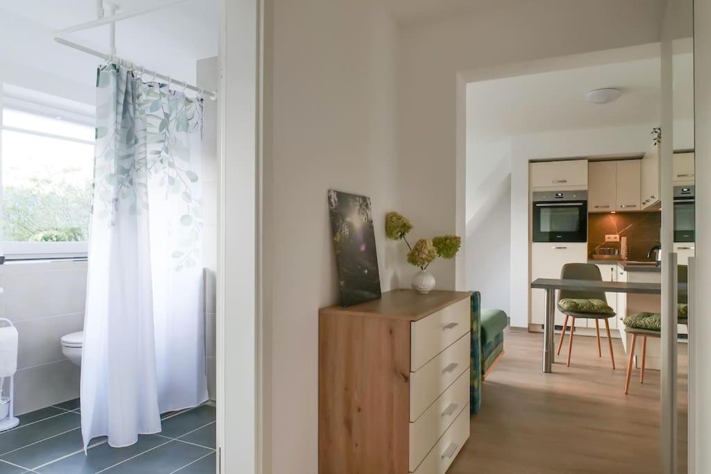 Kuchyň nebo kuchyňský kout v ubytování Wunderschöne Ferienwohnung mit Balkon in Aue