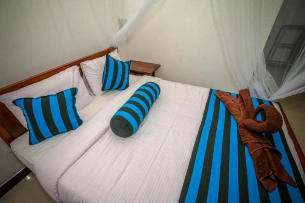 Ella Blue Heaven - 19