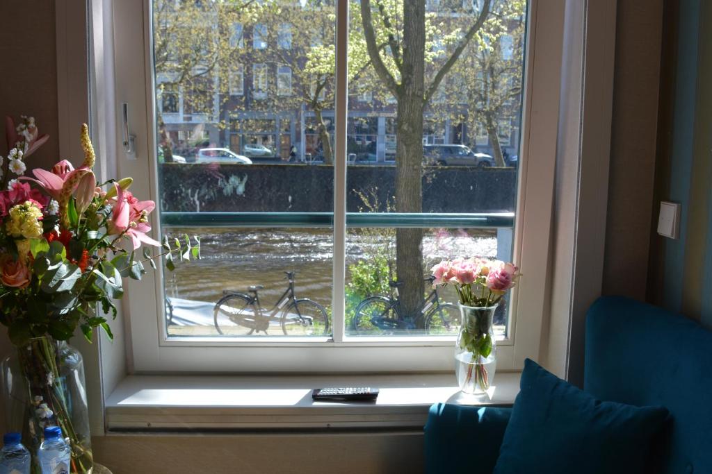 The LIF Boutique - Resim 27