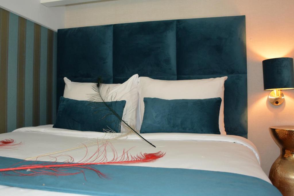 The LIF Boutique - Resim 35