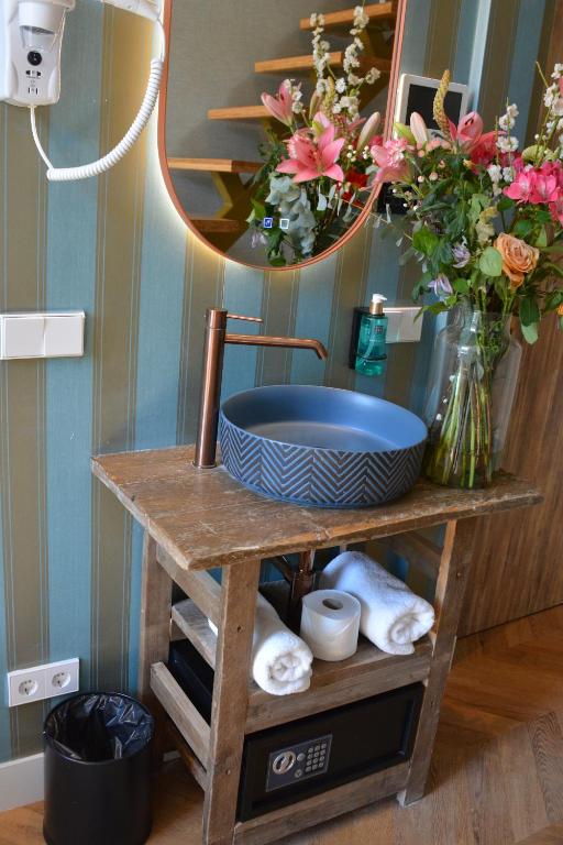 The LIF Boutique - Resim 37