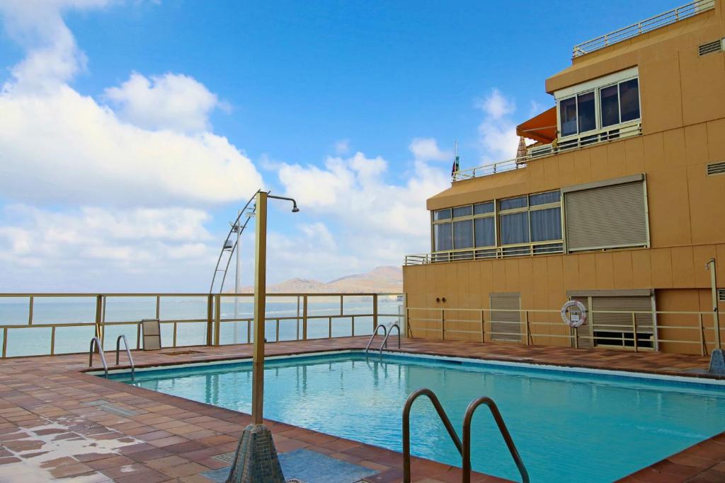 Apartamento con terraza y piscina en Las Canteras - Housity