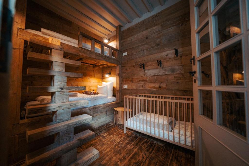 Postel nebo postele na pokoji v ubytování Oustalet Spa