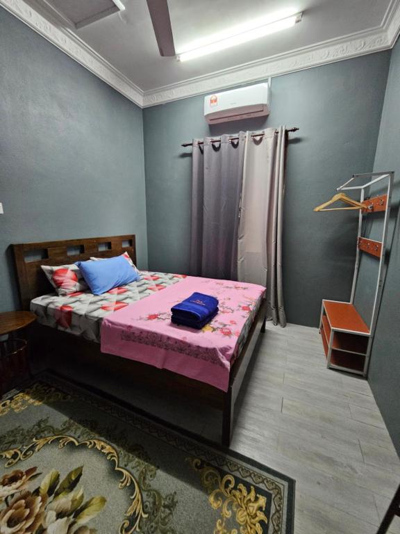 Kubang Kerian DECO HOMESTAY 3Bedroom2Bathroom Aircond Wifi - Casa De 3 Quartos