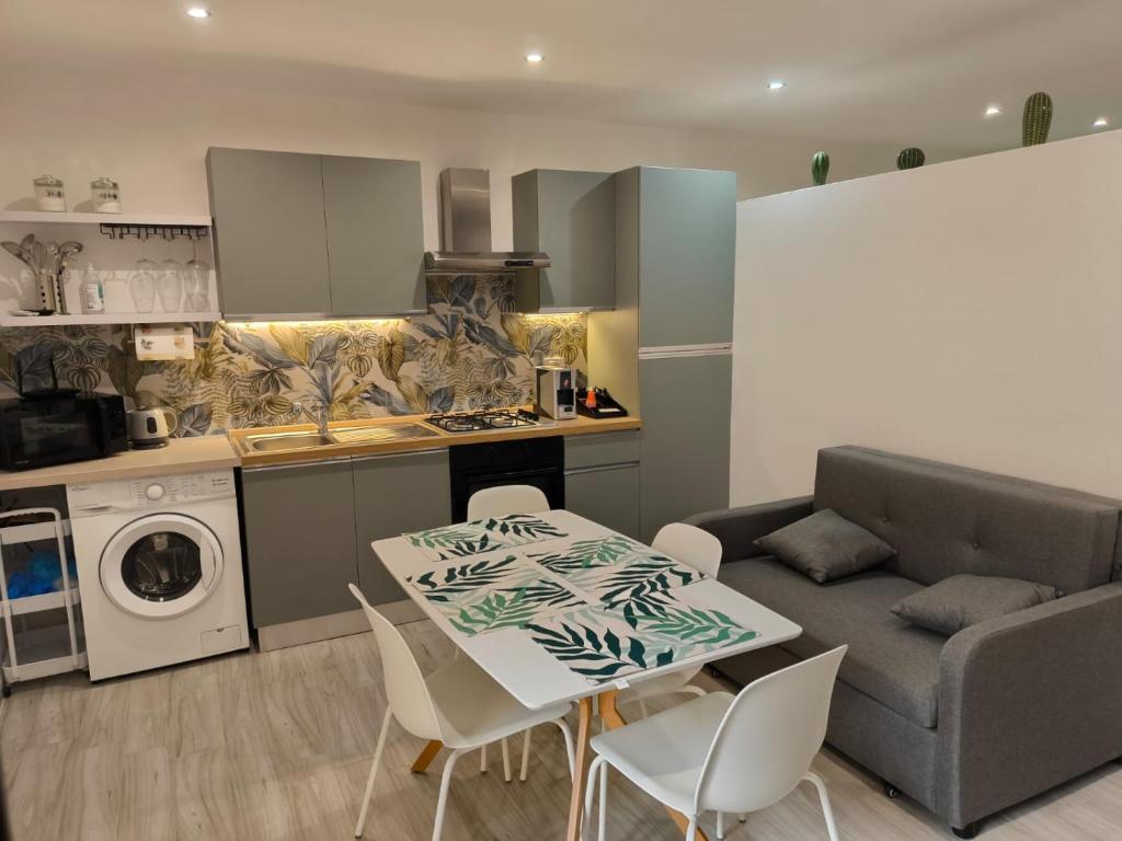 Kuchyň nebo kuchyňský kout v ubytování Studio Apartments Salvo 7