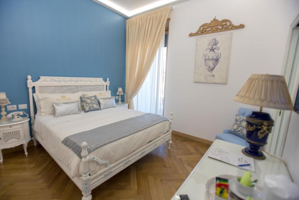 Royal Suite Trinità Dei Monti - Junior Suite With Balcony