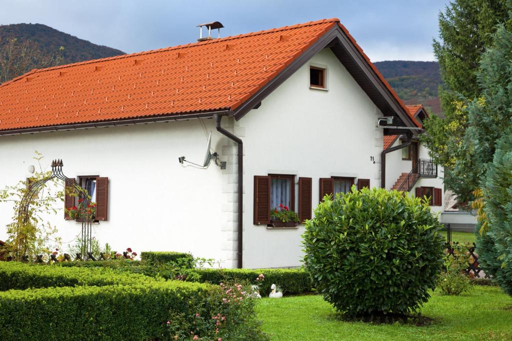 Vonkajšia záhrada v ubytovaní Apartment Petra i Nikola