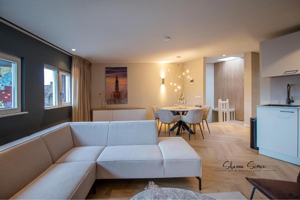 ApartHotel Boutique by Urban Home Stay - Two-Bedroom Apartment With Terrace
