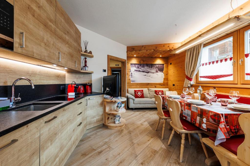 Kuchnia lub aneks kuchenny w obiekcie AG Apartments Livigno centro