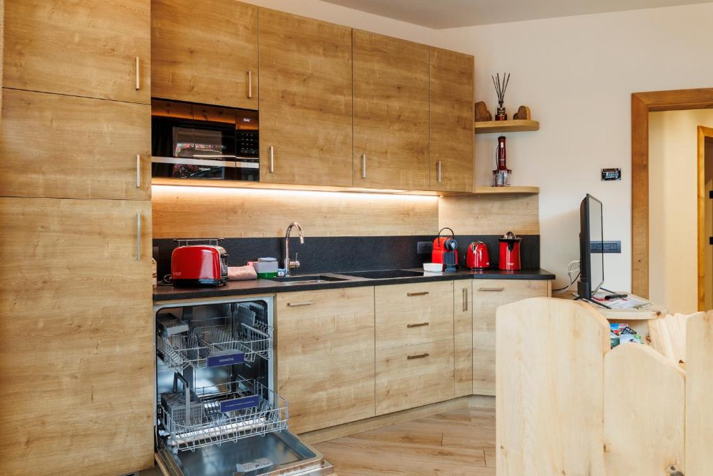 Kuchnia lub aneks kuchenny w obiekcie AG Apartments Livigno centro