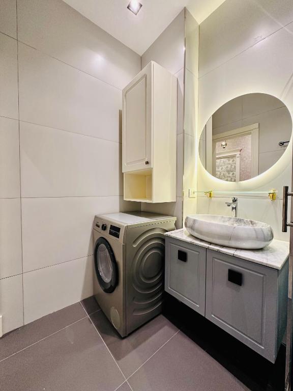 لابی و فضای عمومی White city apartment - تصویر ۵