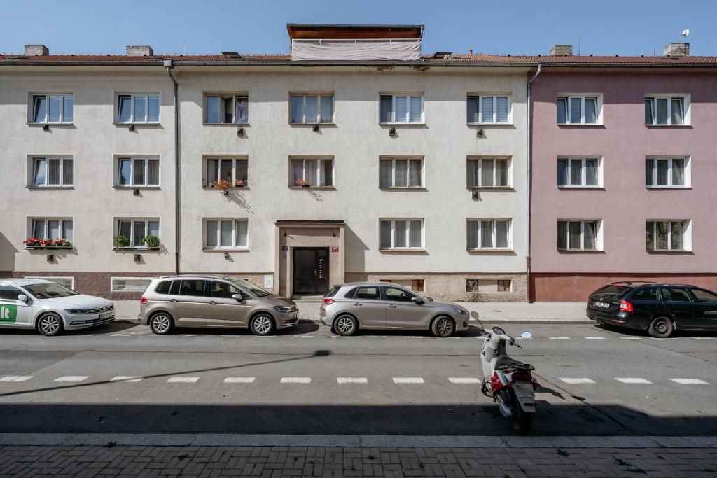Fotografie z fotogalerie ubytování Prague Days - 2BDR Apt - Quiet Area - Workspace v Praze