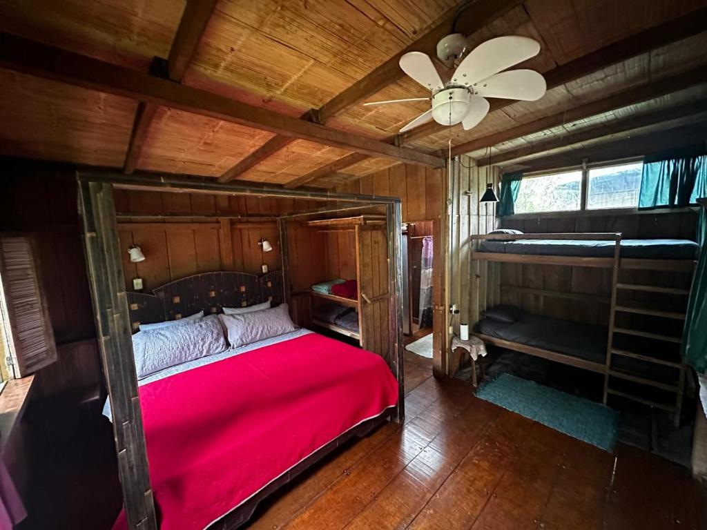 Postel nebo postele na pokoji v ubytování Casa Rio Blanco Eco Friendly B&B