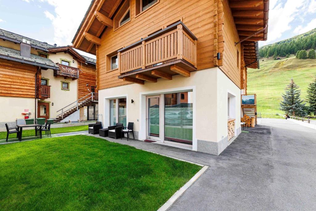 Budynek, w którym mieści się apartament