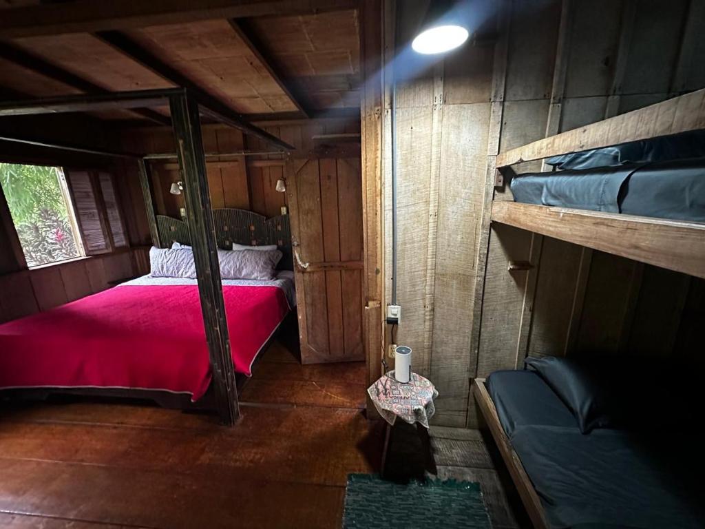 Postel nebo postele na pokoji v ubytování Casa Rio Blanco Eco Friendly B&B